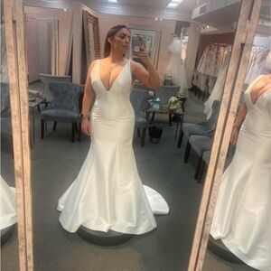 Enzoani Wedding Gown